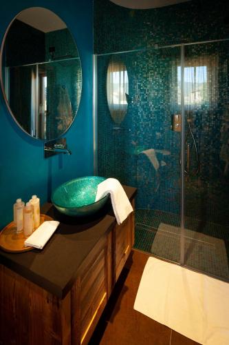 Double superior  (7)