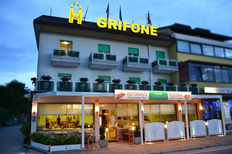 albergo-grifone_facciata.jpg