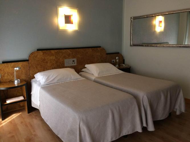 foto camera doppia standard a 2 letti 2