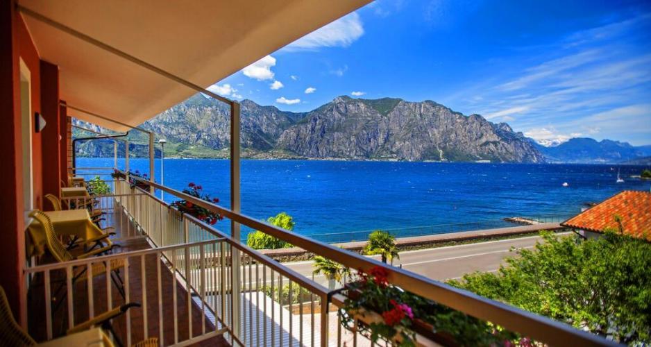 Vista lago dal balcone