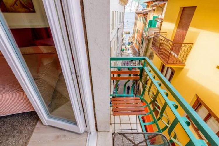 Balcony in side position with a glimpse of the port