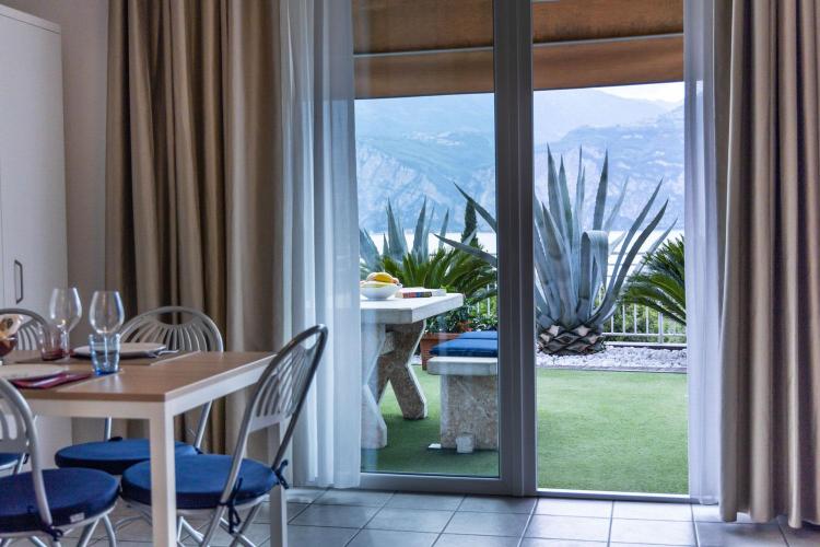 B - HR - Room 100 -  30