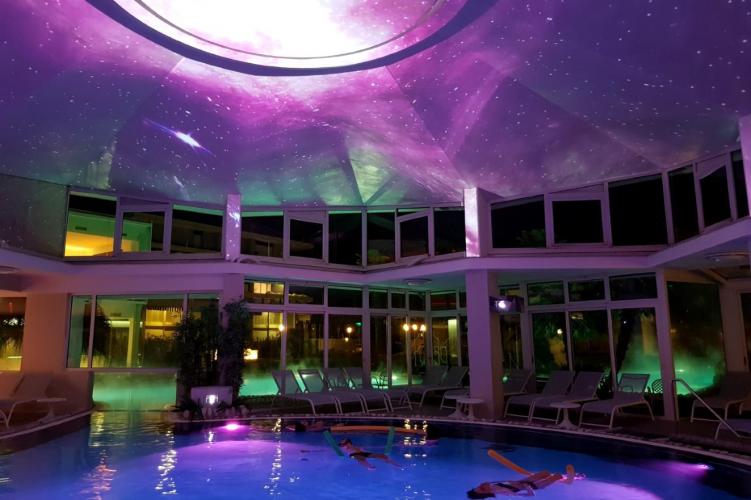 Piscina_Interna_Plaza_Sensory_Pool_Hotel_Plaza_Aba