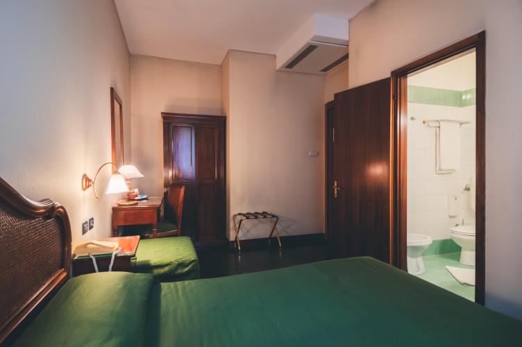 Camera 102 - Davide Giangaspero