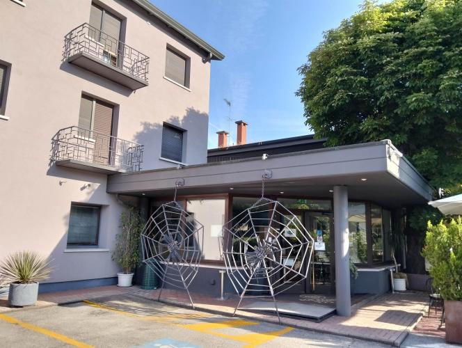 IMG2025_ingressohotelDUERAGNI