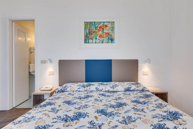 IMG_0022-stanza-405-matrimoniale-doppia-fronte-mar