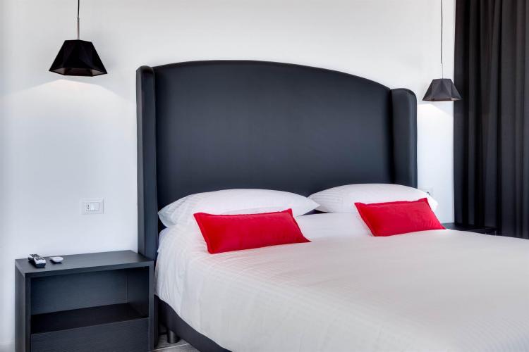 IMG_0037-stanza-506-suite-fronte-mare-5-piano