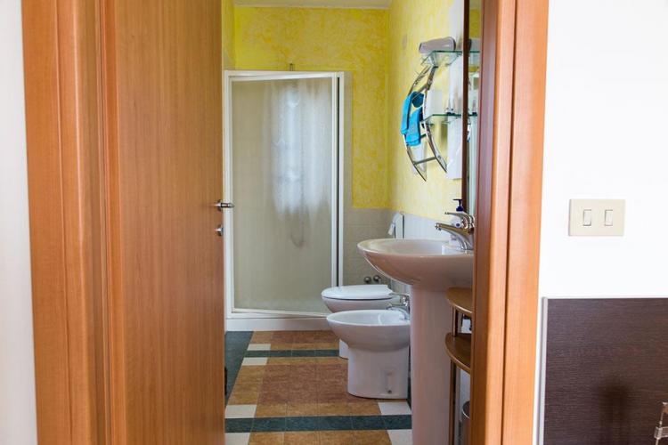 6-b&b-le_ortensie-bagno_interno