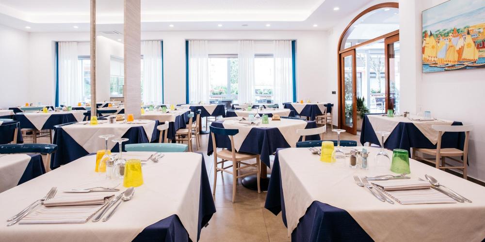 panoramica sala hotel angelo