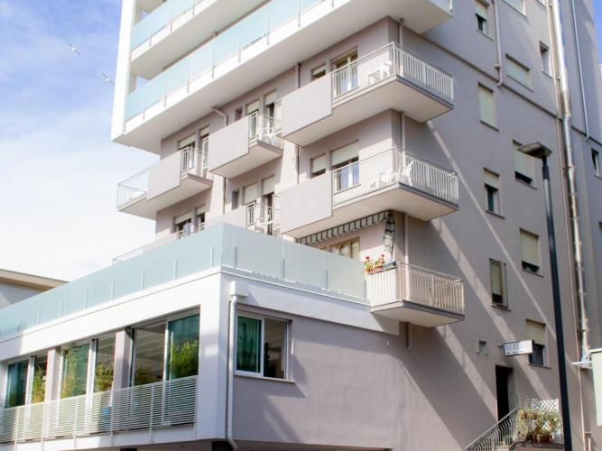 Esterni-Hotel-Jonni-Sottomarina