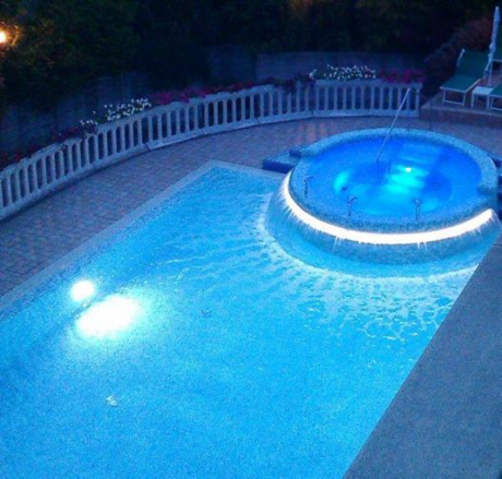 poolbynight_n.png
