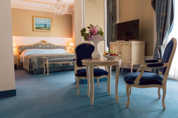 14 - LARES Junior Suite