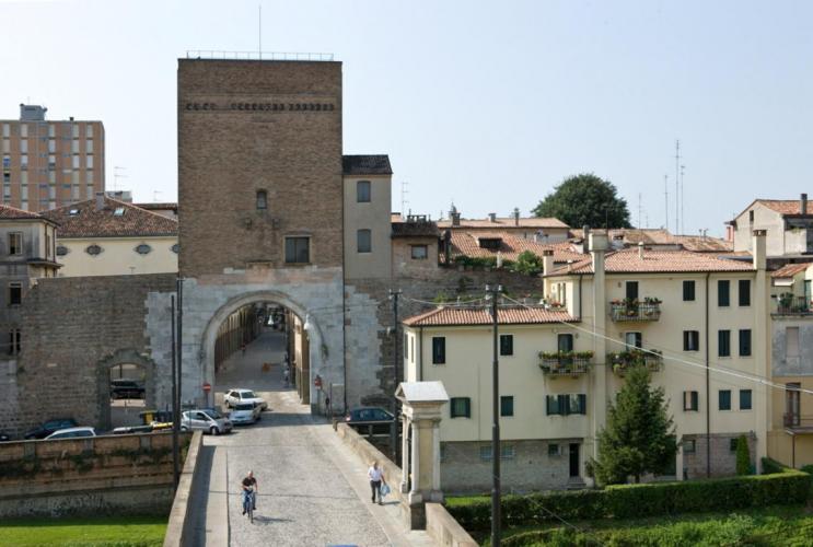 porta e ponte molino