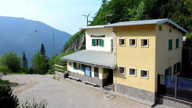 Rifugio Passo Pertica