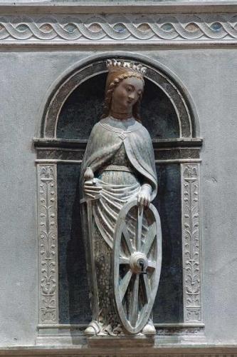 statua santa augusta