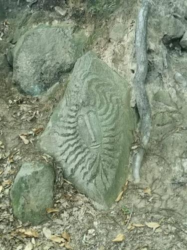 Scultura su roccia di Alfredo Barbiero