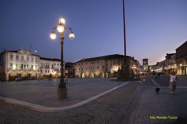 Piazza Maggiore con Via Matteotti