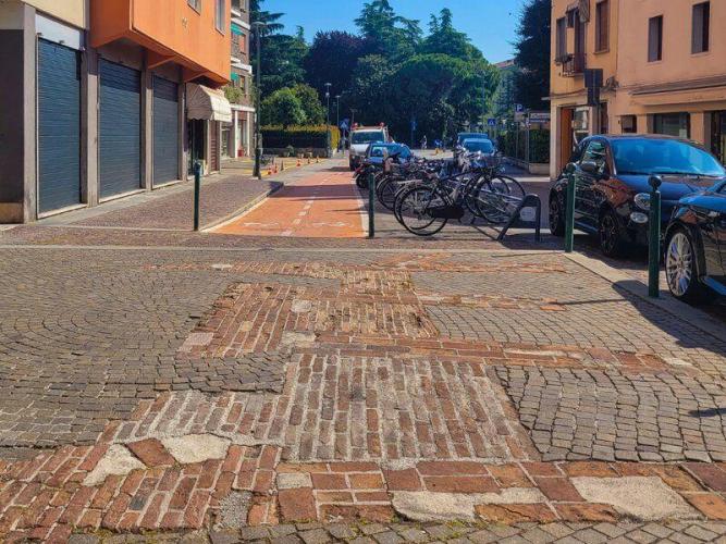 rsz_1024x768_porta_altinate_pavimento