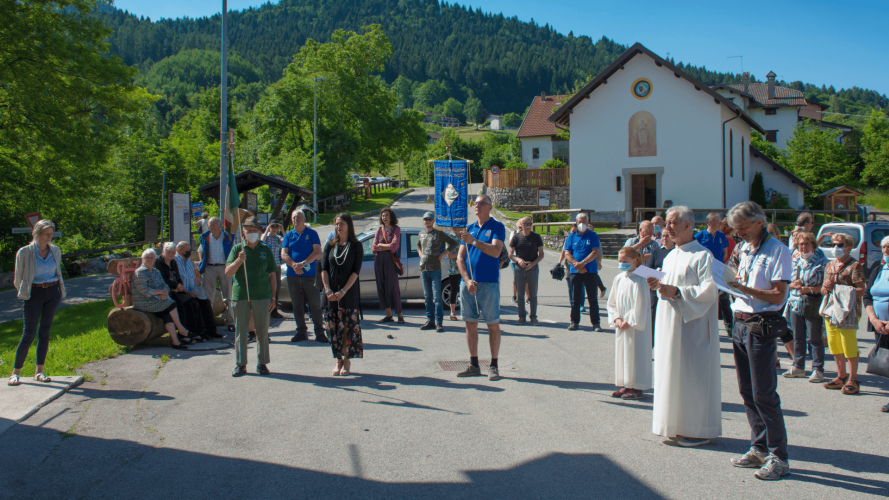 Piazza Valmorel processione