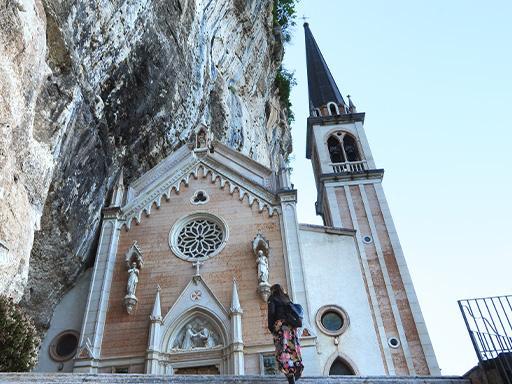 santuario madonna della corona
