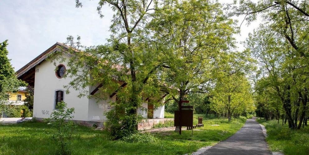 magazzino merci di Piazzola lungo l'Ostiglia