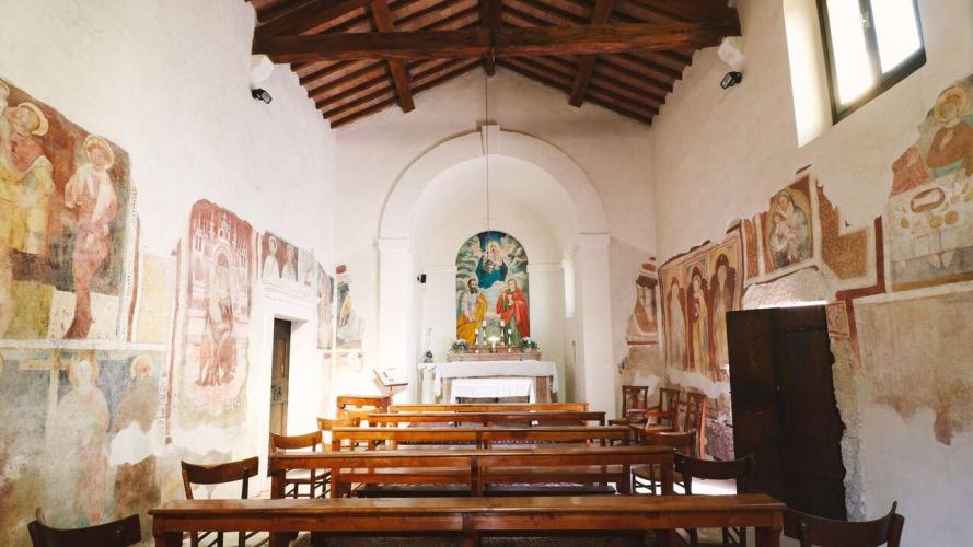 Interni con affreschi