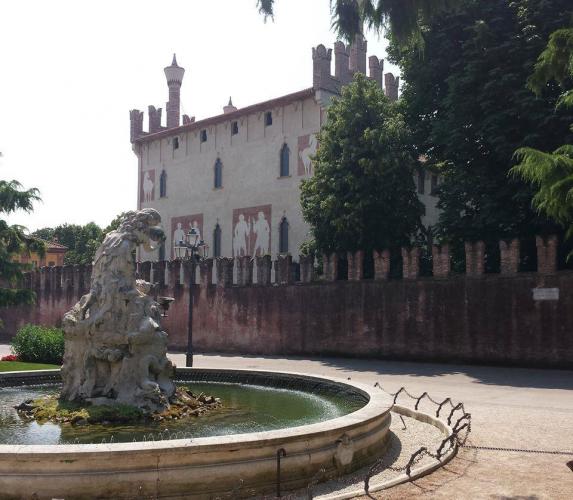 Castello di Thiene_affreschi facciata est