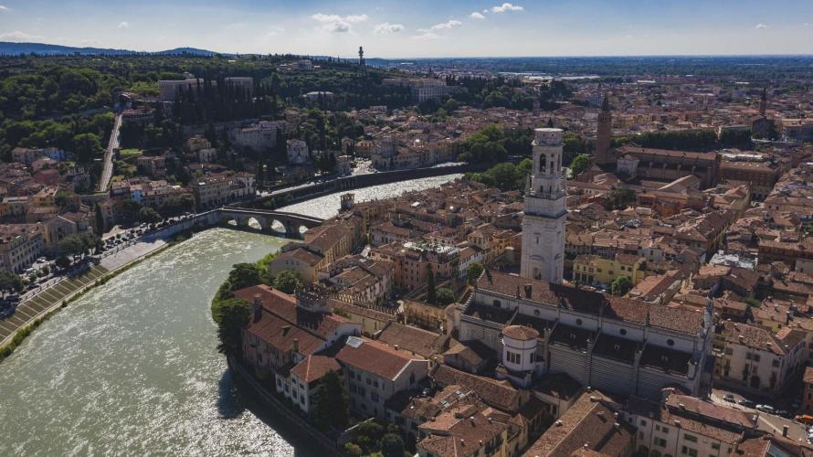Duomo con Panoramica sul fiume Adige