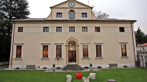 Biblioteca civica Villa Valle