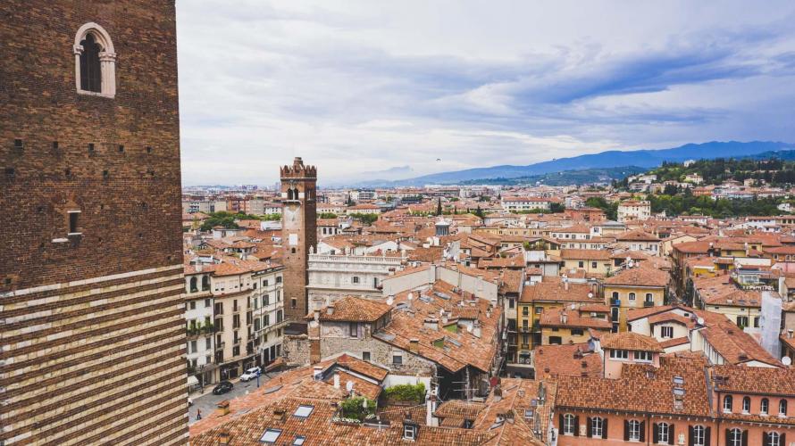 Panoramica con Torre del Gardello
