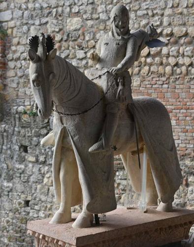 Statua di Cangrande I Della Scala