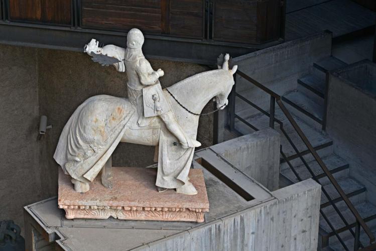 Statua Cangrande I Della Scala dall'alto