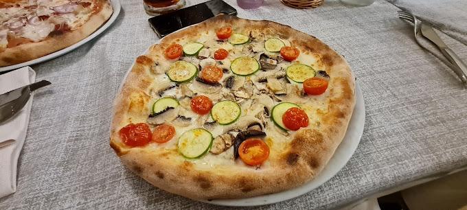 Pizzeria Ristorante Lui E Lei 7