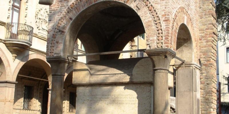 tomba antenore dettaglio 1