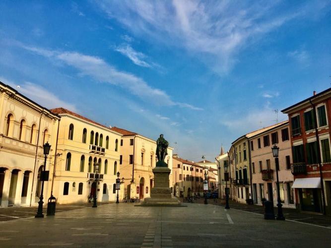Piazza Giuseppe Garibaldi