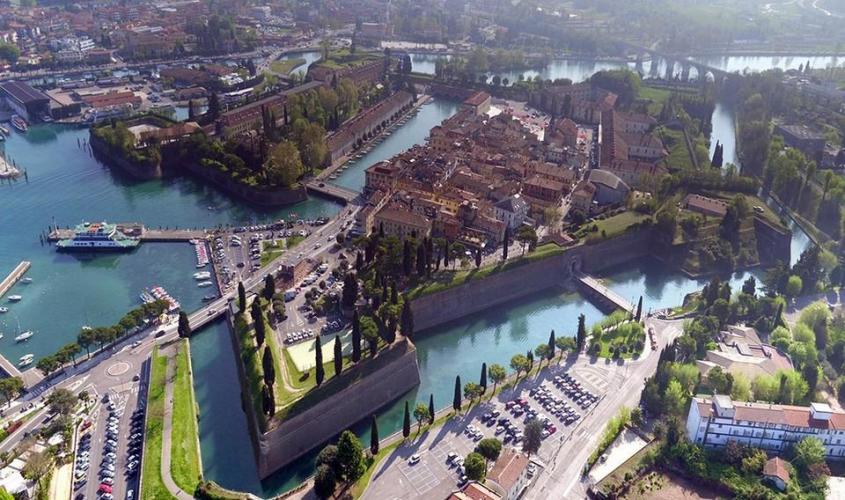 Peschiera dall'alto