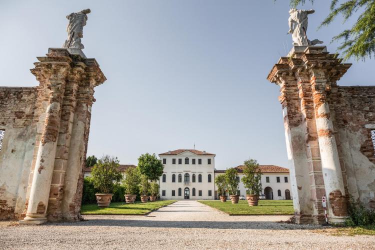 Esterno fronte sud Villa Baglioni Massanzago
