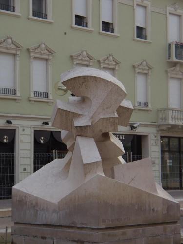 Piazza Garibaldi_fontana