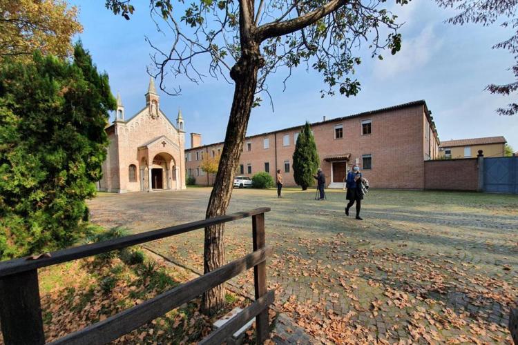 Esterno Santuario del Noce e Monastero Clarisse