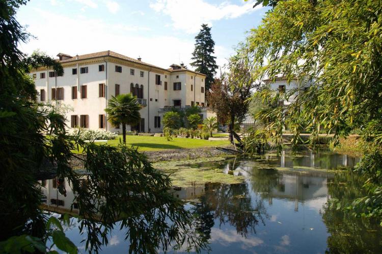 Esterno laghetto Villa Wollemborg Loreggia