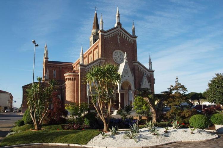 esterno chiesta Trebaseleghe