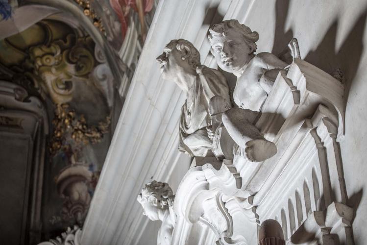 Dettaglio Portale Putto