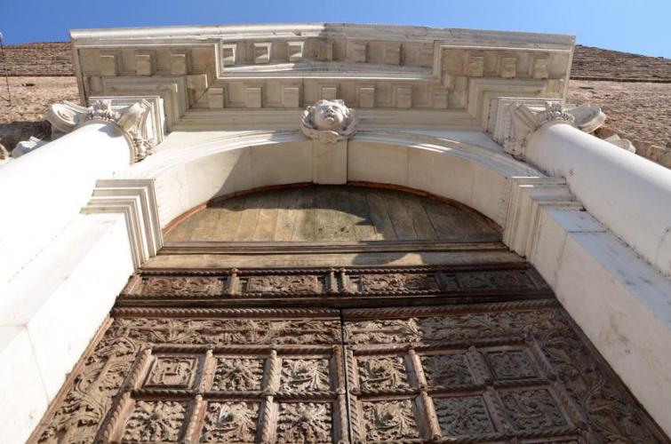 Basilica del Carmine portale