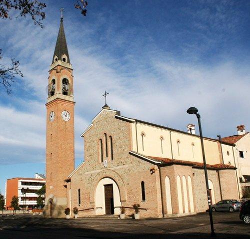 Chiesa S.M.Ausiliatrice Caselle 1
