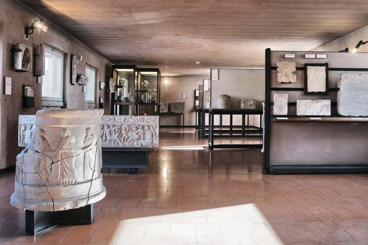 Sala romana ed etrusca