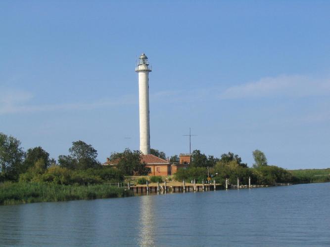 Faro di Pila 2