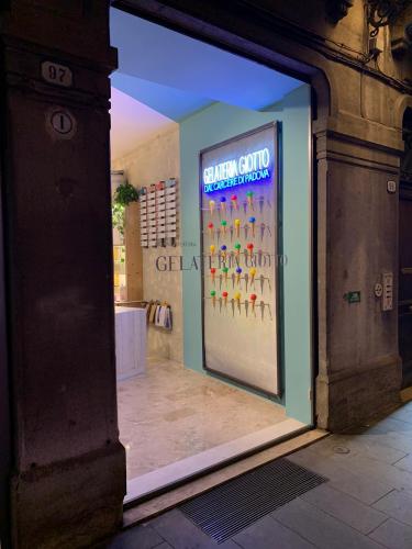 vetrina gelateria
