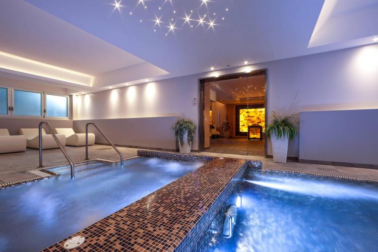 Hotel Bristol Buja Therapeutic Pool