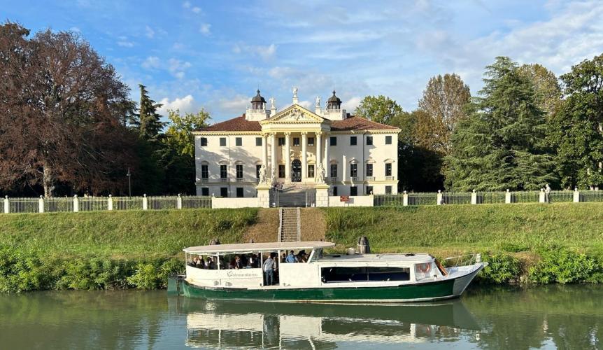 pontile di fronte a Villa Giovanelli Colonna