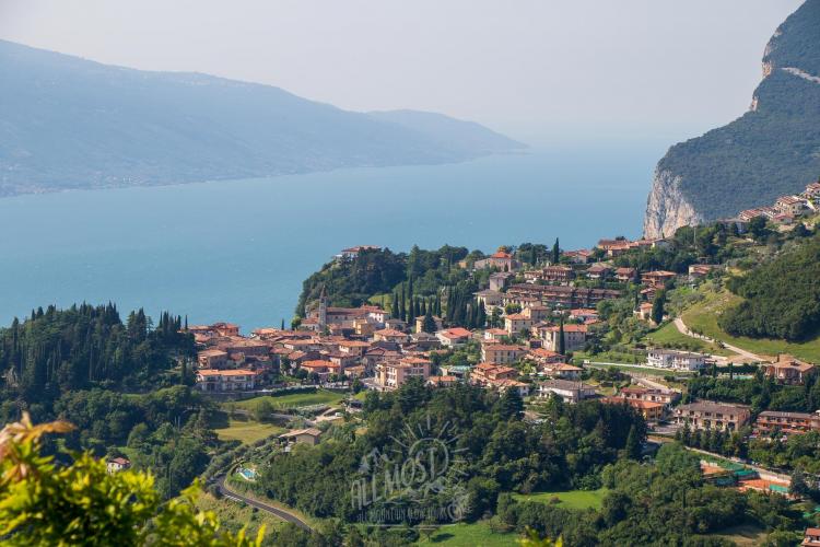 Allmost - ebike MTB GUIDED TOURS - PUNTA LARICI LE